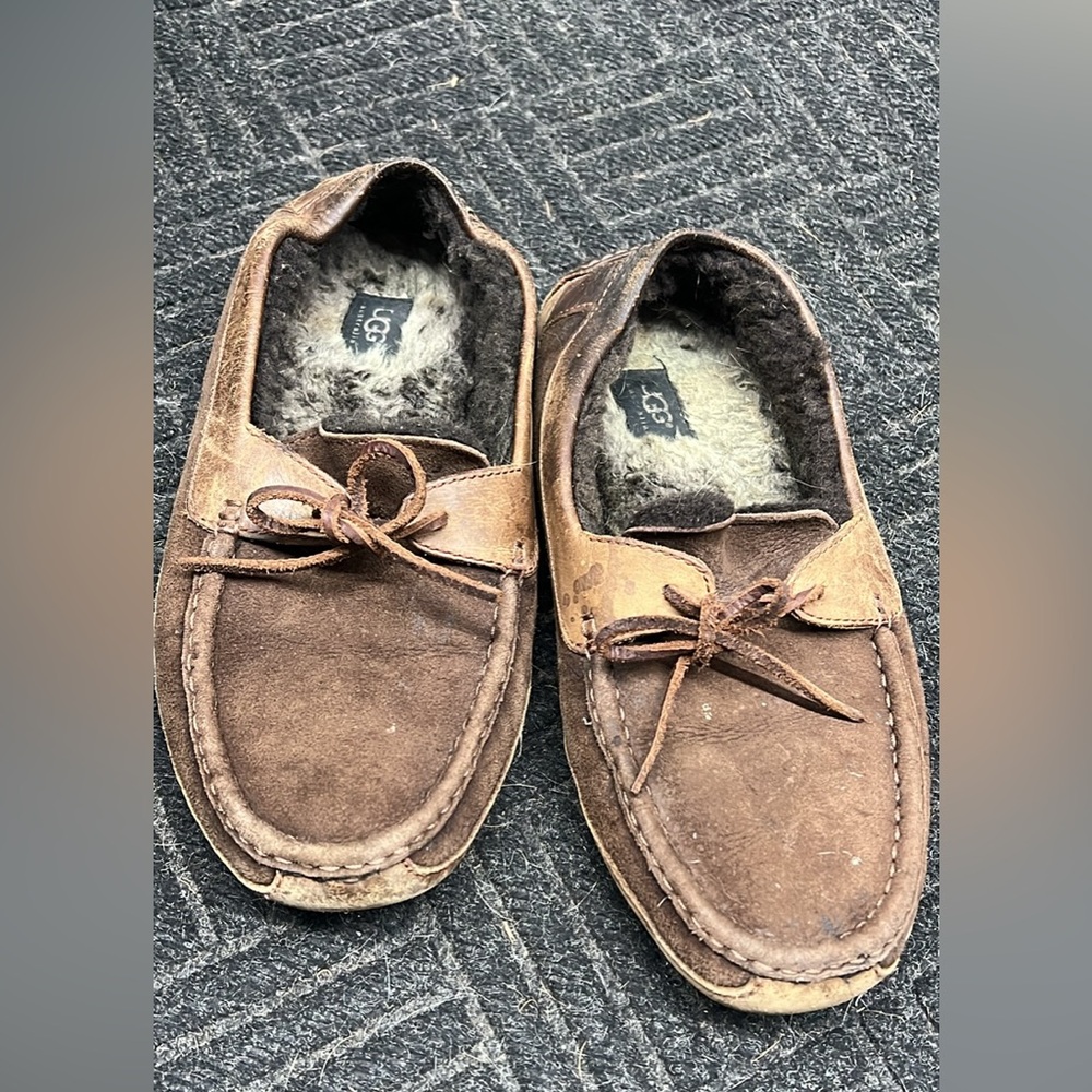 Mens ugg moccasin slippers size 12 ￼